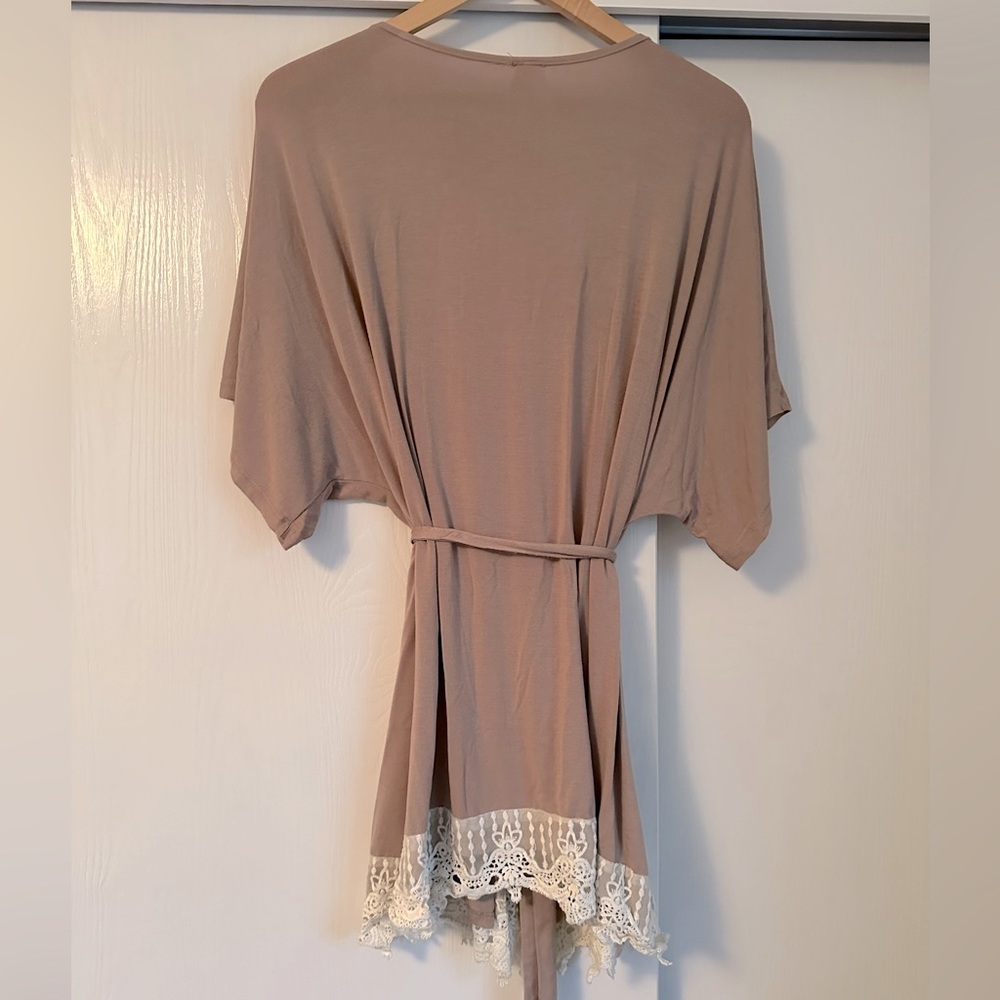 Women’s Short Sleeve Robe OS - Picture 3 of 5